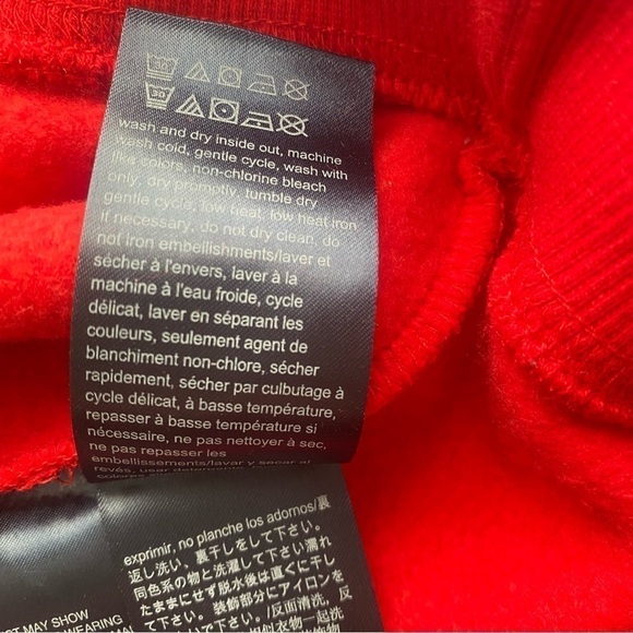 Tommy Hilfiger Boys Logo Red Sweatshirt Size XS 4-5 Valentine Red ❤️ - Picture 7 of 8